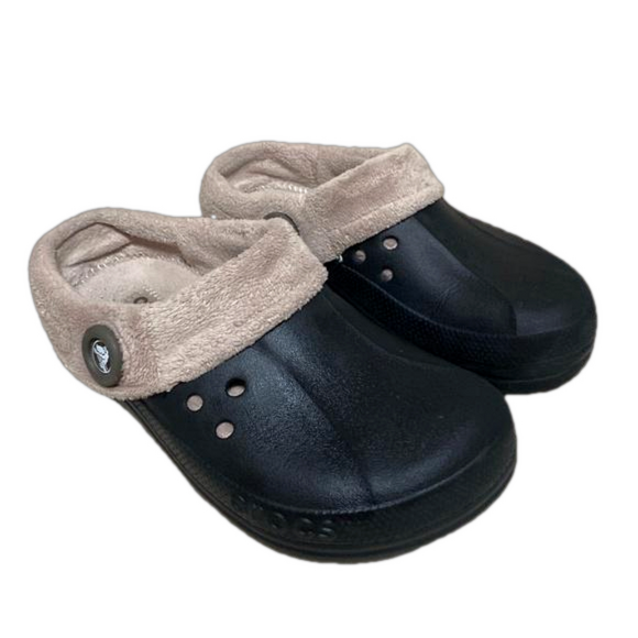 CROCS Shoes - Crocs blitzen lined clogs unisex size 7 women’s or 5 men’s black
